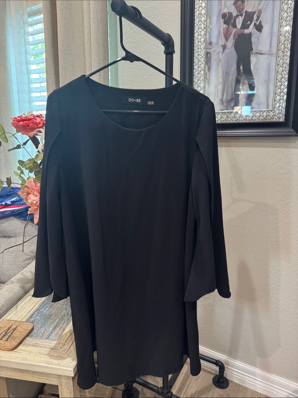 DO+BE Black Long-Sleeve Shift Dress with Scoop Neck